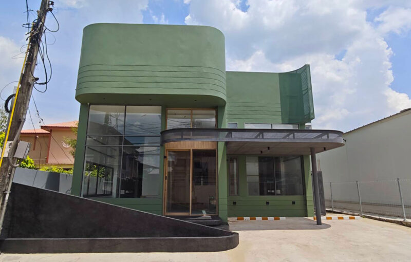 Animal Hospital Bangkok - Ratchada, Thailand by BT LINE Construction