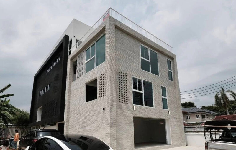 Office building for rent in Lat Phrao, Bangkok by BT LINE Construction